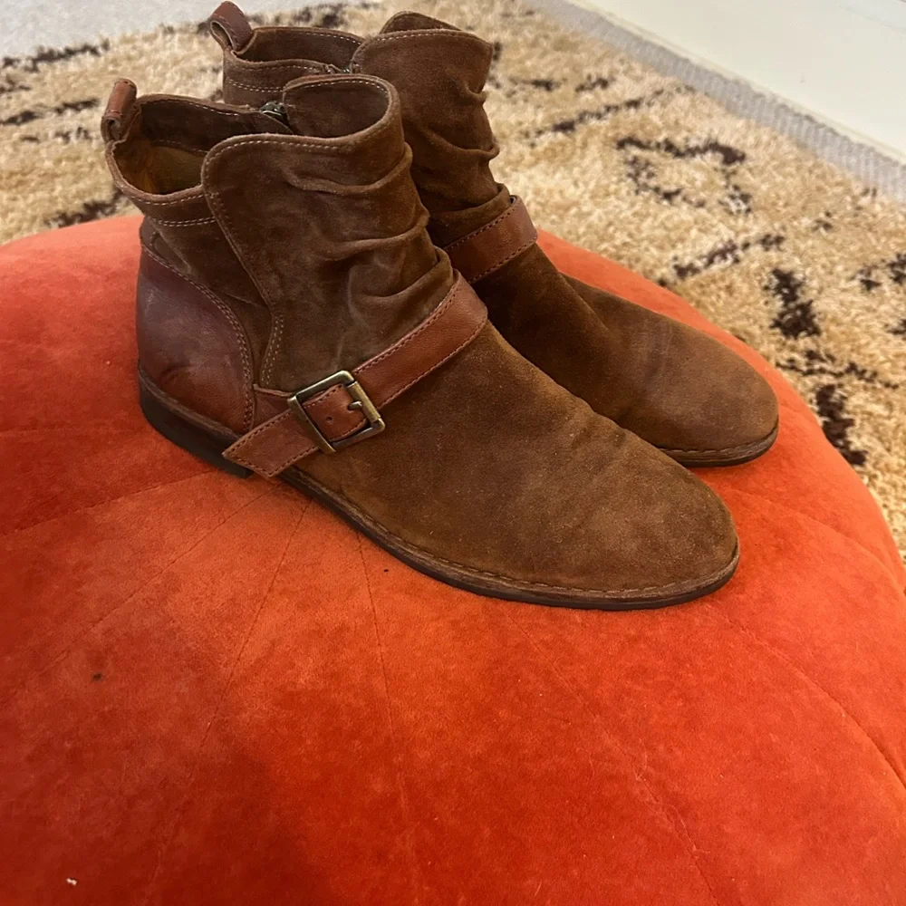 H.S. Trask suede leather Ankle Boots booties Slouchy Design Buckle harness 10 - Picture 3 of 9